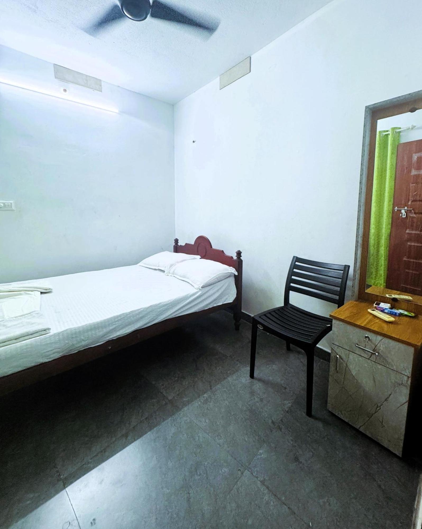 Vcs Apartments Parassinikadavu Parassinikkadavu Habitación foto